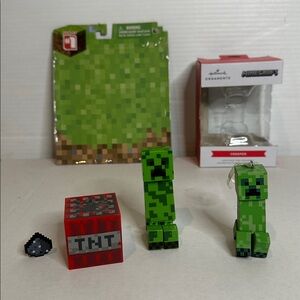 Minecraft Overworld Creeper 3" Action Figure + 2" Creeper Ornament Set